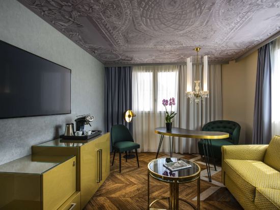 Hotel Le Louis Versailles Ch - Tap to explore photos