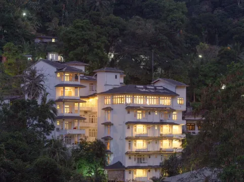 Oak Ray Serene Garden Hotel