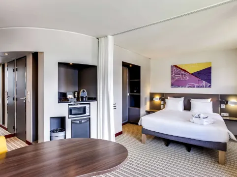 노보텔 스위트 파리 몽트뢰 뱅센