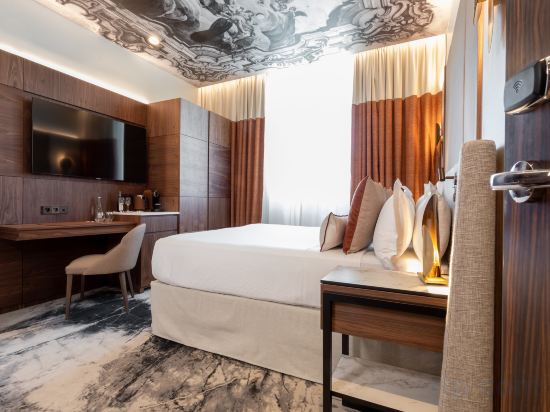 InterContinental Paris - Champs-Elys - Tap to explore photos