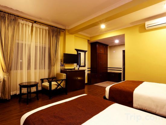 Da Yatra Courtyard Hotel & Resort - Tap to explore photos