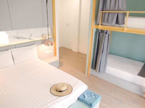 Hugger Hostel Room Type - Double Family Room