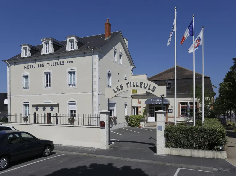 布爾日提魯爾斯酒店