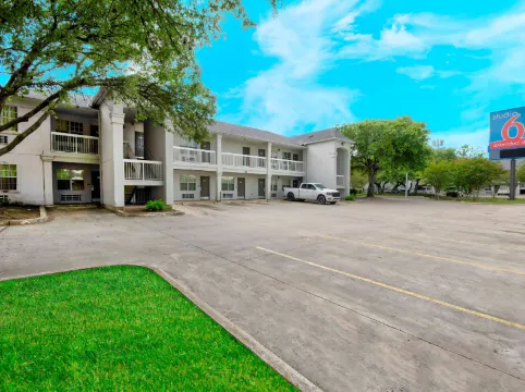 Studio 6 Extended Stay - San Antonio, TX - Medical Center