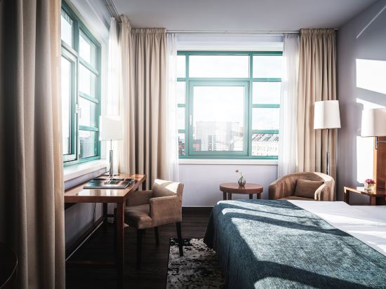 ABION Spreebogen Waterside Hotel Berlin Room Type - Waterside Room with River View ABION Spreebogen Waterside Hotel Berlin Room Type - Waterside Room with River View