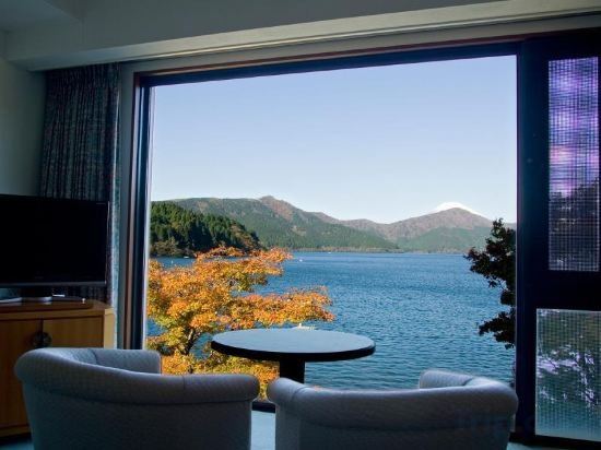 Hakone Hotel - Tap to explore photos
