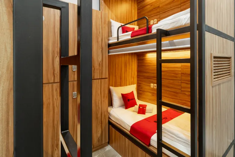 RedDoorz Plus Near Senayan City