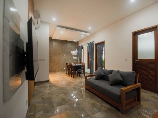 Sandat Hotel Legian - Tap to explore photos