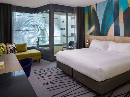 Novotel Geelong Room Type - Standard King Room with Balcony Novotel Geelong Room Type - Standard King Room with Balcony