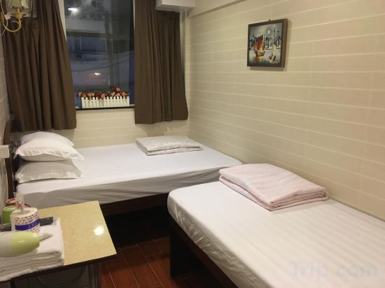 Hk Peace Guest House Room Type - Triple Room