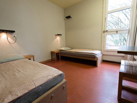 Youth Hostel Zurich Room Type - Single Room with Shared Bathroom