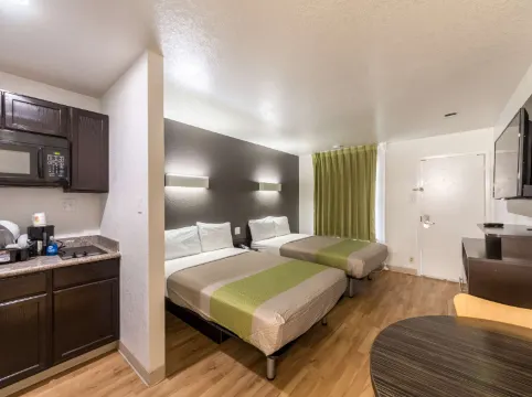 Studio 6 San Antonio, TX - Fort Sam Houston Area