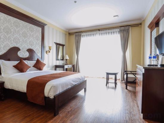 Da Yatra Courtyard Hotel & Resort - Tap to explore photos