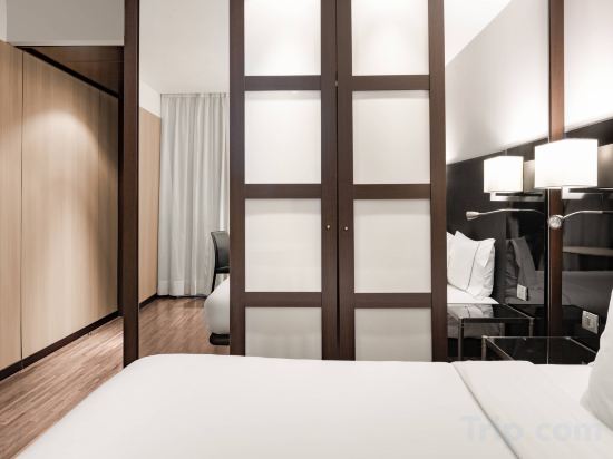 AC Hotel Madrid Feria by Marriott - Tap to explore photos