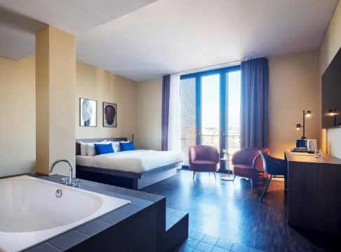 Numa Berlin Weinmeister