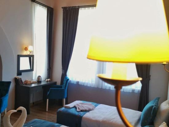 The Independent Hotel Taksim - Tap to explore photos