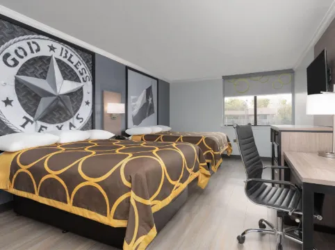 Super 8 by Wyndham Fort Worth Entertainment District