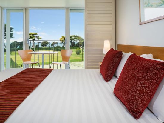 Mantra Lorne Room Type - One-Bedroom Apartment with Garden View