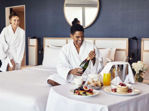 Hyatt Regency Sydney Room Type - King Room with Darling Harbor View - Club Access