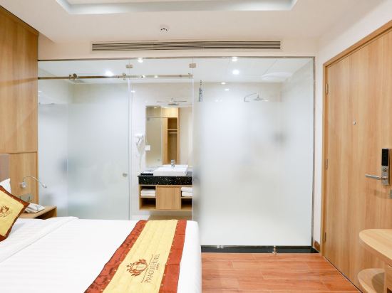 Prague Saigon Airport Hotel Room Type - Superior Double Bed Room
