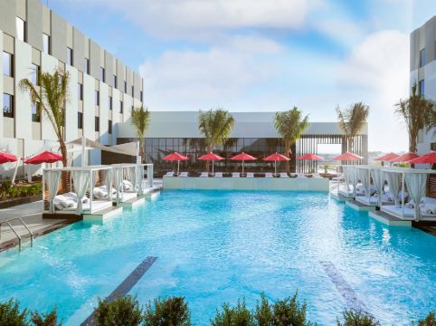 Maani Muscat Hotel and Suites - Tap to explore photos