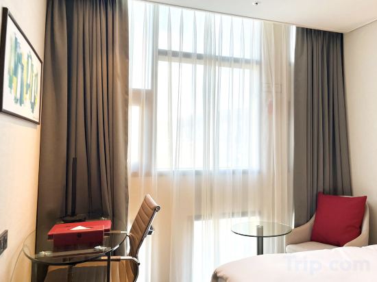 Ramada Encore by Wyndham Busan Station - Tap to explore photos