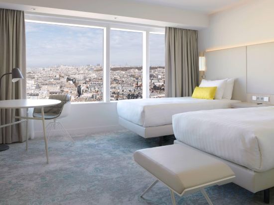 Courtyard by  Marriott Paris Gare de Lyon - Tap to explore photos