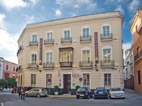 Petit Palace Santa Cruz