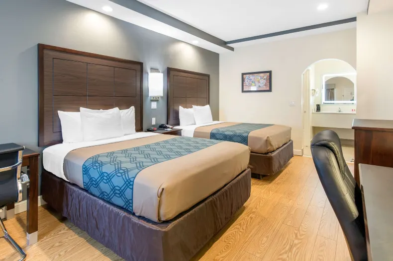 Econo Lodge Inn & Suites Houston Willowbrook