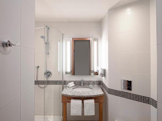 Hampton by Hilton Amsterdam / Arena Boulevard - Tap to explore photos