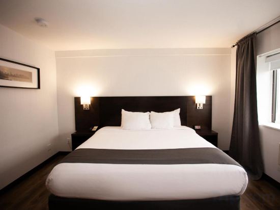 Hôtel Newstar Montréal - Tap to explore photos