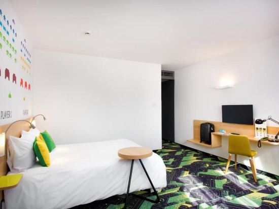 Ibis Styles Budapest Center - Tap to explore photos