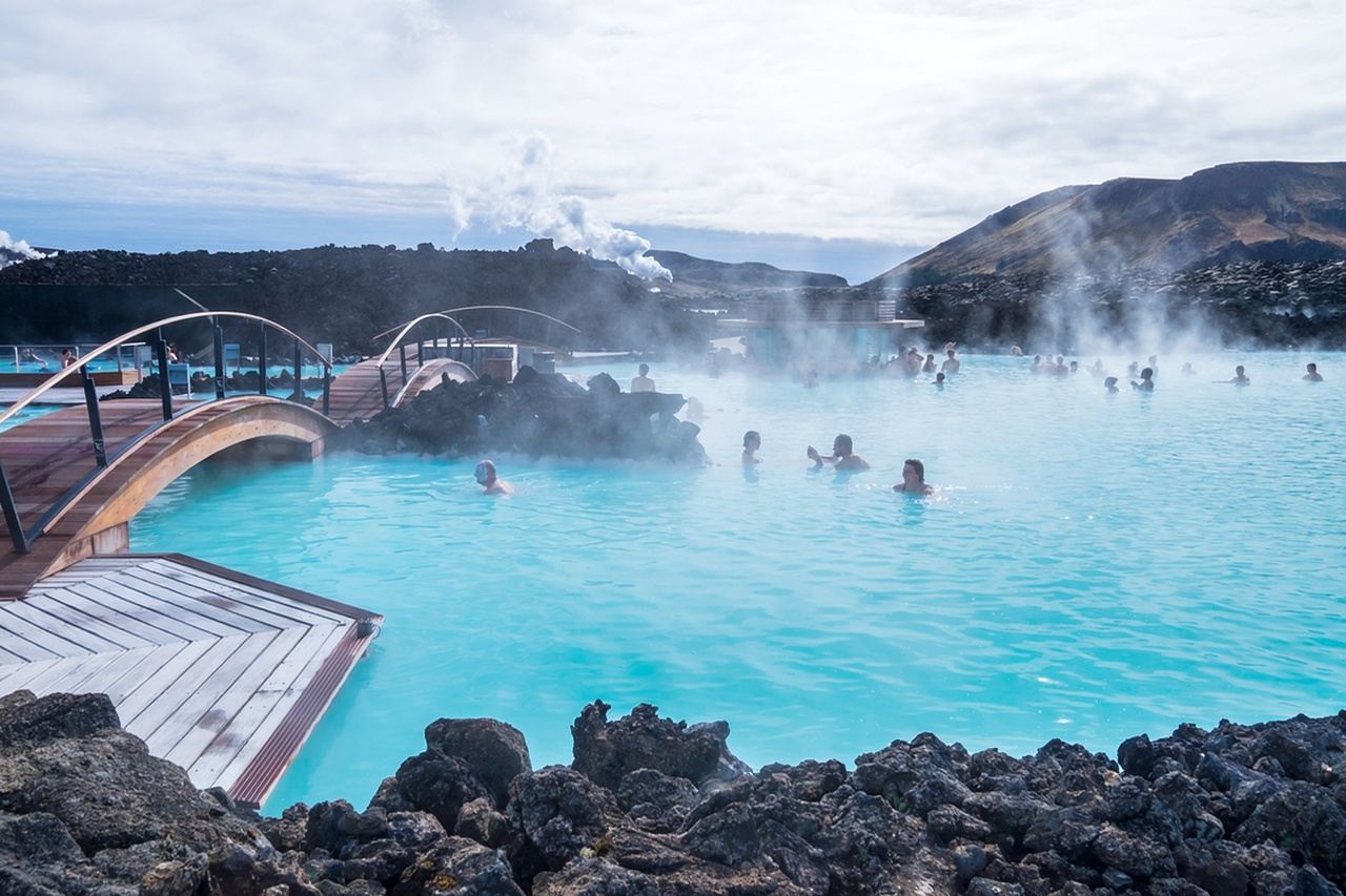 Iceland Blue Lagoon Day Tour [Hiking Geldingadalur Volcano + Soaking in the Blue Lagoon - English Speaking Group]