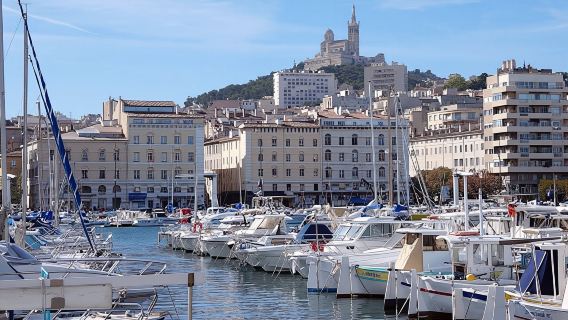 Self guided tour with interactive city game of Marseille