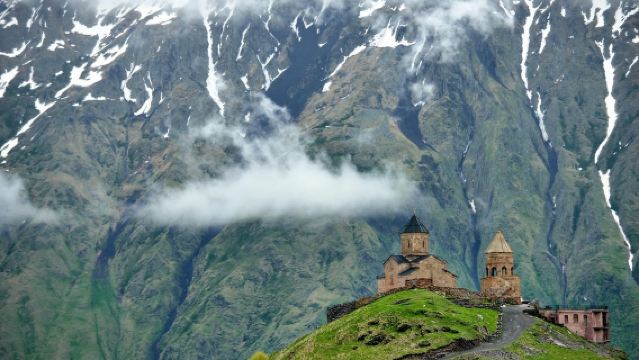 喬治亞第比利斯+卡茲別克山+斯提潘茨明達聖三一教堂一日遊