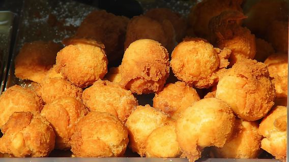Marbella Food Tour with Tapas & Drinks with a Local
