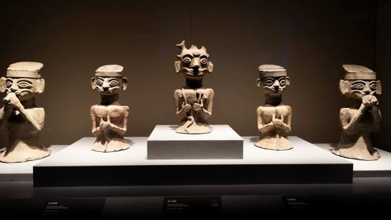 Fremdsprachige Reiseleiter in Chengdu: Englisch, Japanisch, Koreanisch, Thailändisch und andere mehrsprachige Reiseleiter, die Route kann individuell angepasst werden