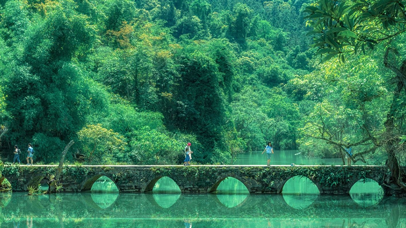 貴州荔波小七孔景區+西江千戶苗寨一日遊【贈次日返回貴陽車位】