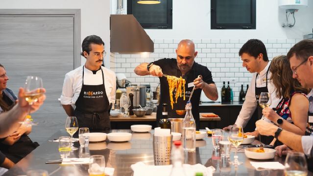 Corso di Pasta a Roma con Salse Italiane e Vino Incluso