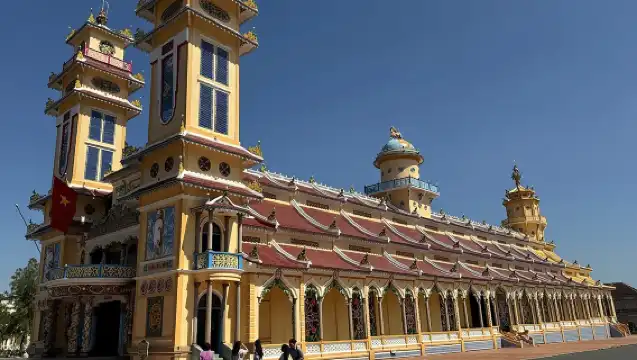 胡志明古芝地道+高台教聖殿一日遊【豪華商務車+VIP小團】