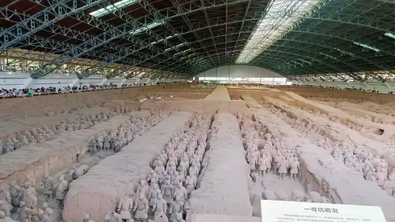 西安秦始皇兵馬俑博物館入場門票+精品小團導覽講解【含入場門票丨2-12人小團丨可選時段丨資深老師講解丨贈耳麥】