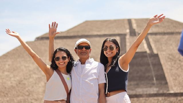 ทัวร์เตโอติวากานพร้อมเยี่ยมชมถ้ำโบราณและการเดินทางในเม็กซิโกซิตี้