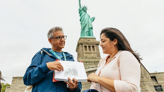 NYC: Tur Berpemandu Patung Liberty dan Pulau Ellis
