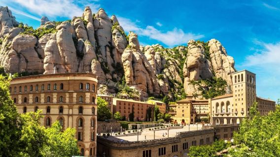 Barcelona Hin- und Rückfahrt: Tagesausflug zum Montserrat (verschiedene Pakete zur Auswahl)