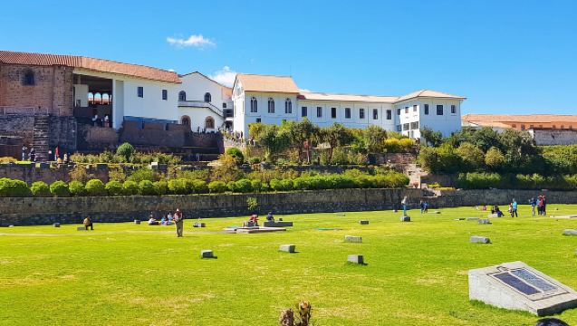 Cusco: Half-Day City Tour with Sacsayhuamán and Q'enqo