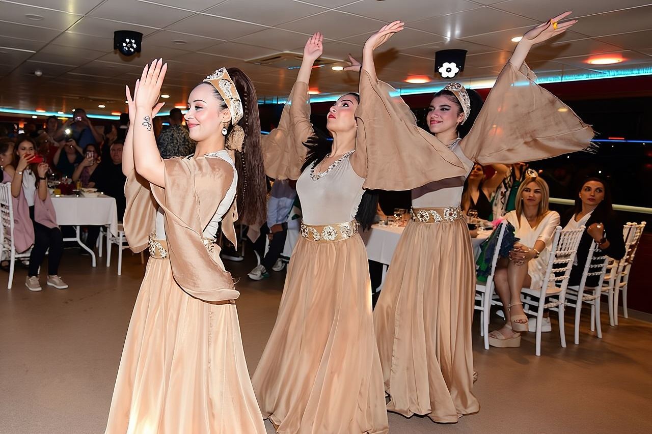 Bosphorus Dinner Cruise Tour with Private Table