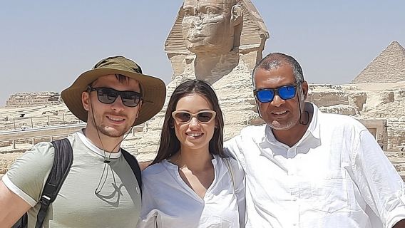 8-Hour Private Tour to Giza Pyramids, Memphis and Sakkara