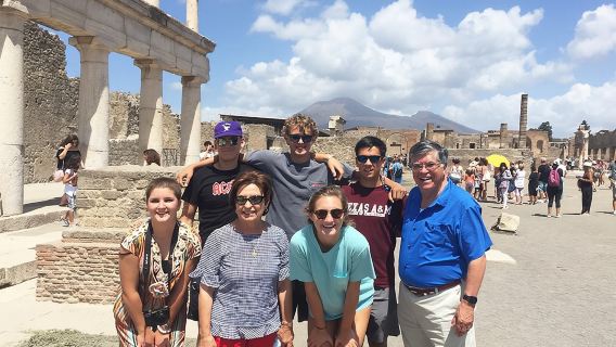 Skip the Line Guided Tour of Pompeii led by an Archaeologist