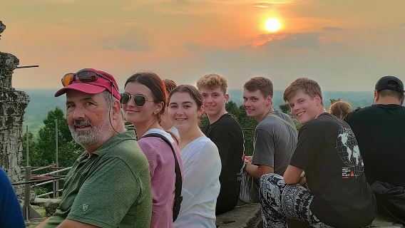 Full Day Archeological Tour in Siem Reap with Sun Set