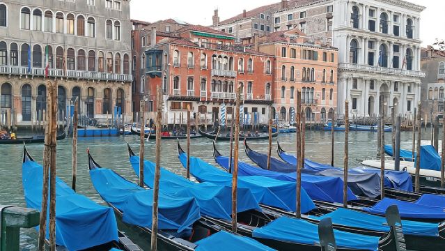 Venice Top attractions Walking Tour along the Canals